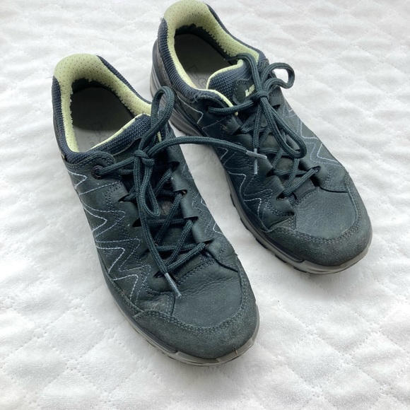 Women’s Lowa Toro Evo GTX Lo Hiking Sneakers - Picture 2 of 13